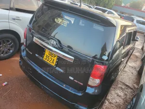 Toyota Corolla Rumion 2010 Black