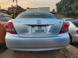 Toyota Axio 2010 Silver