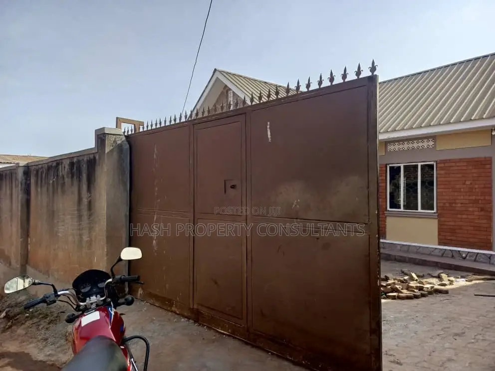 3bdrm House in Namasuba, Central Division for sale