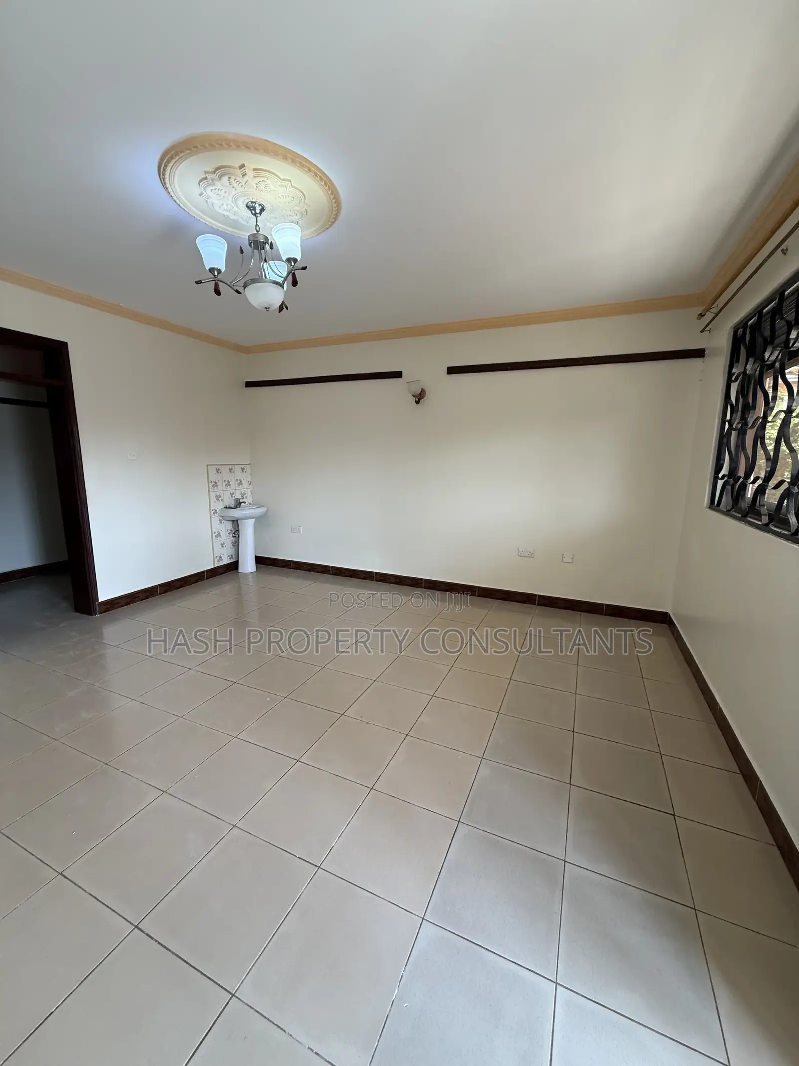 3bdrm Apartment in Muyenga, Central Division for rent