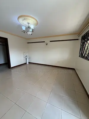 3bdrm Apartment in Muyenga, Central Division for rent