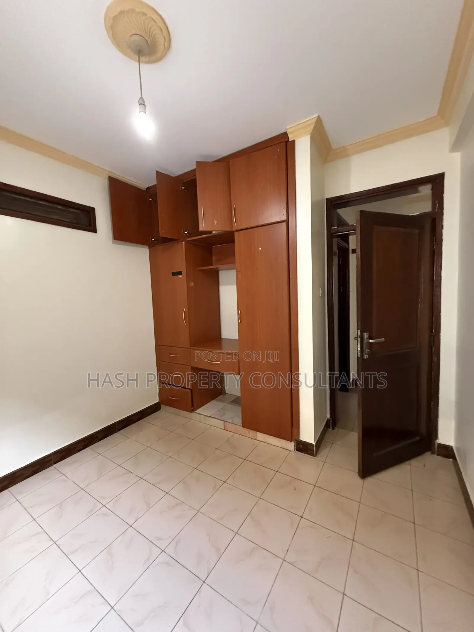3bdrm Apartment in Muyenga, Central Division for rent