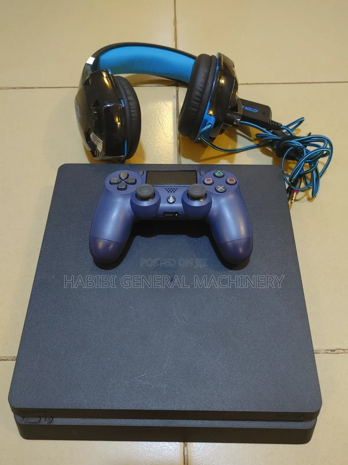Playstation 4 Slim Console 1 Pad With Gaming Headsets