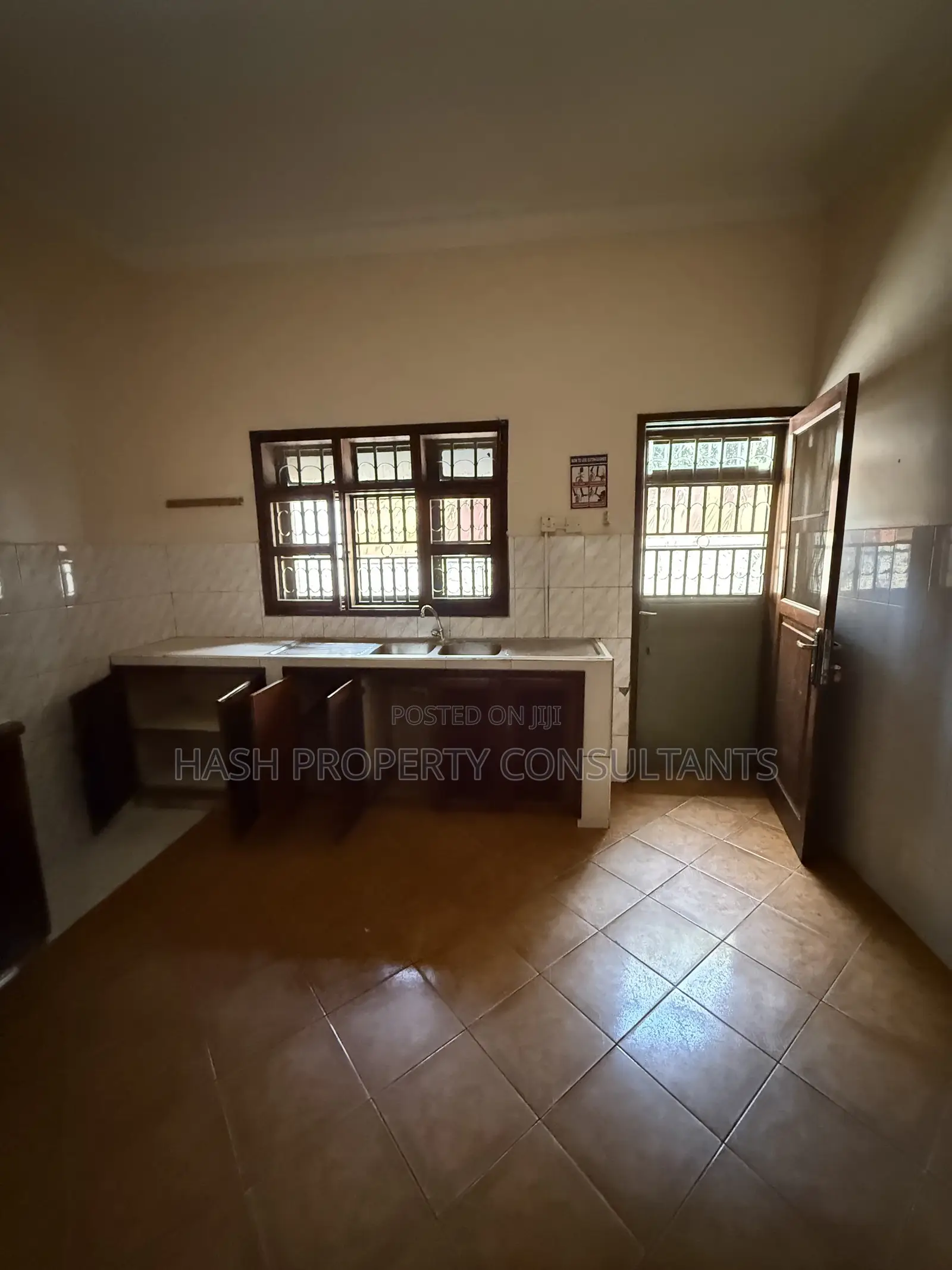 6bdrm House in Muyenga, Central Division for rent