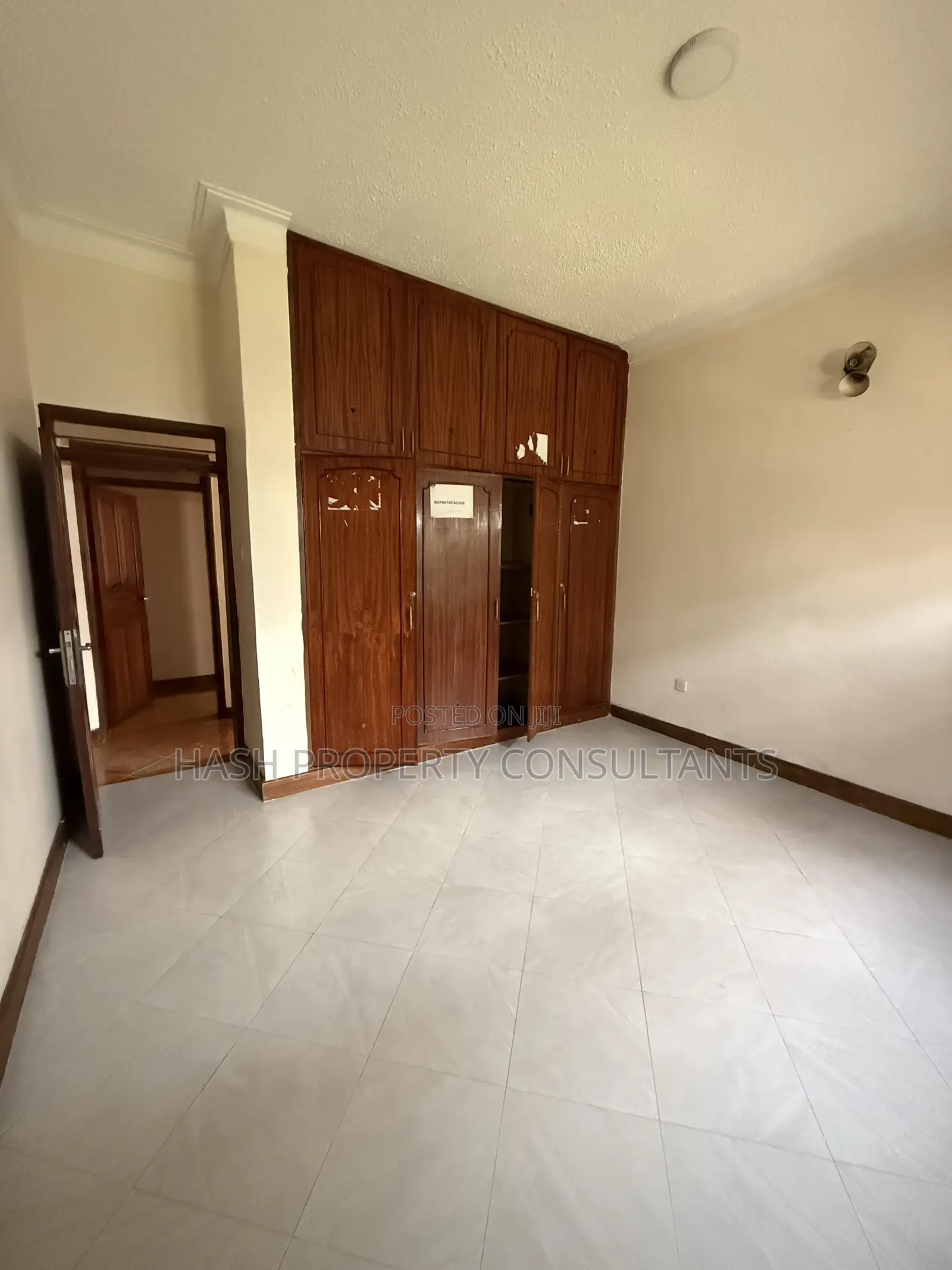 6bdrm House in Muyenga, Central Division for rent
