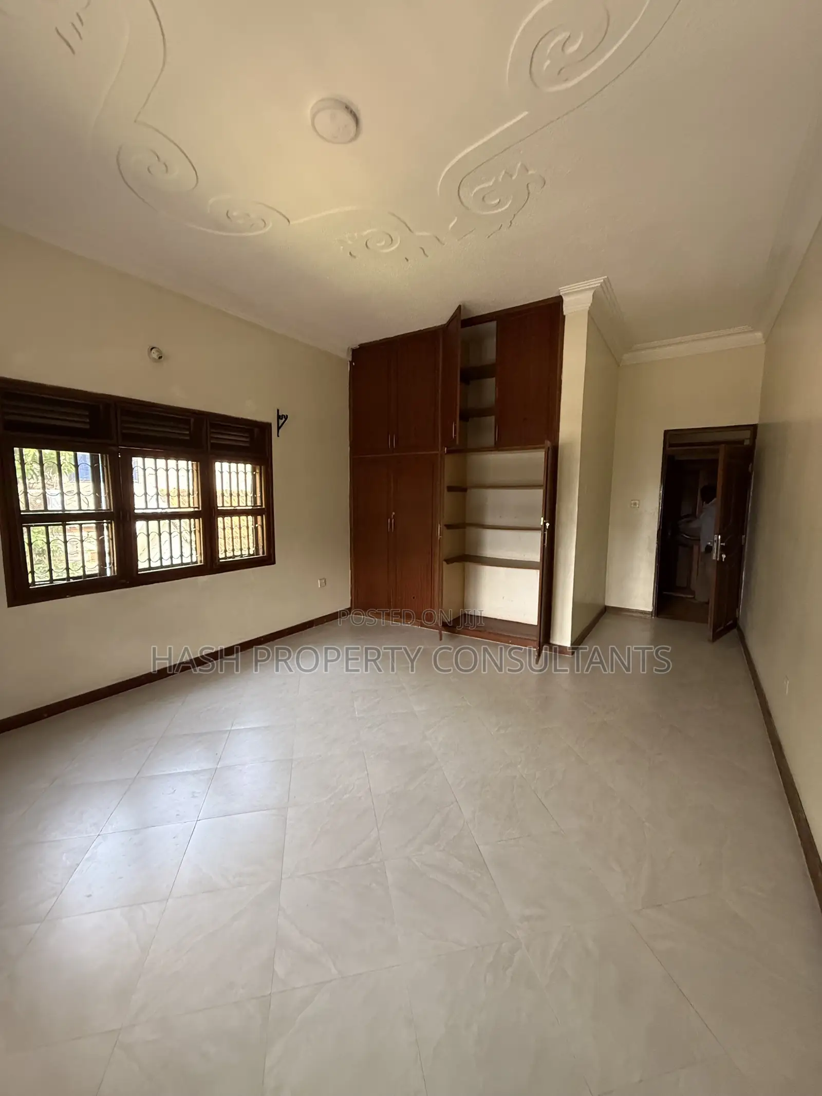 6bdrm House in Muyenga, Central Division for rent