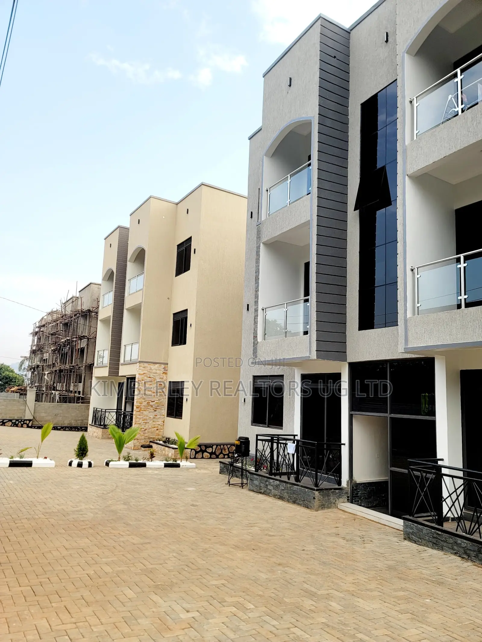 6bdrm Apartment in Division A for sale