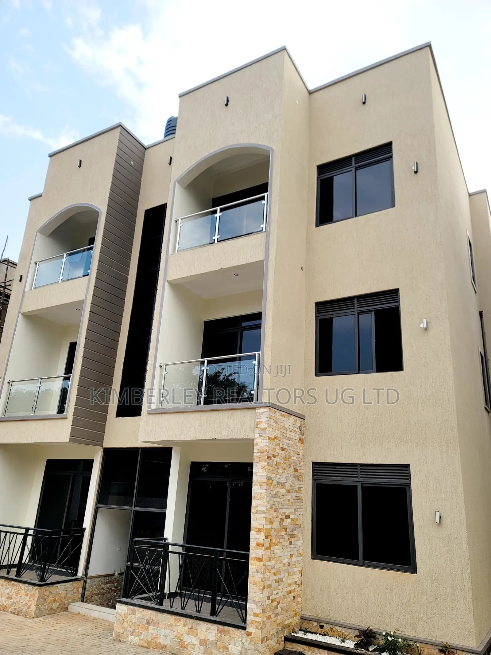 6bdrm Apartment in Division A for sale