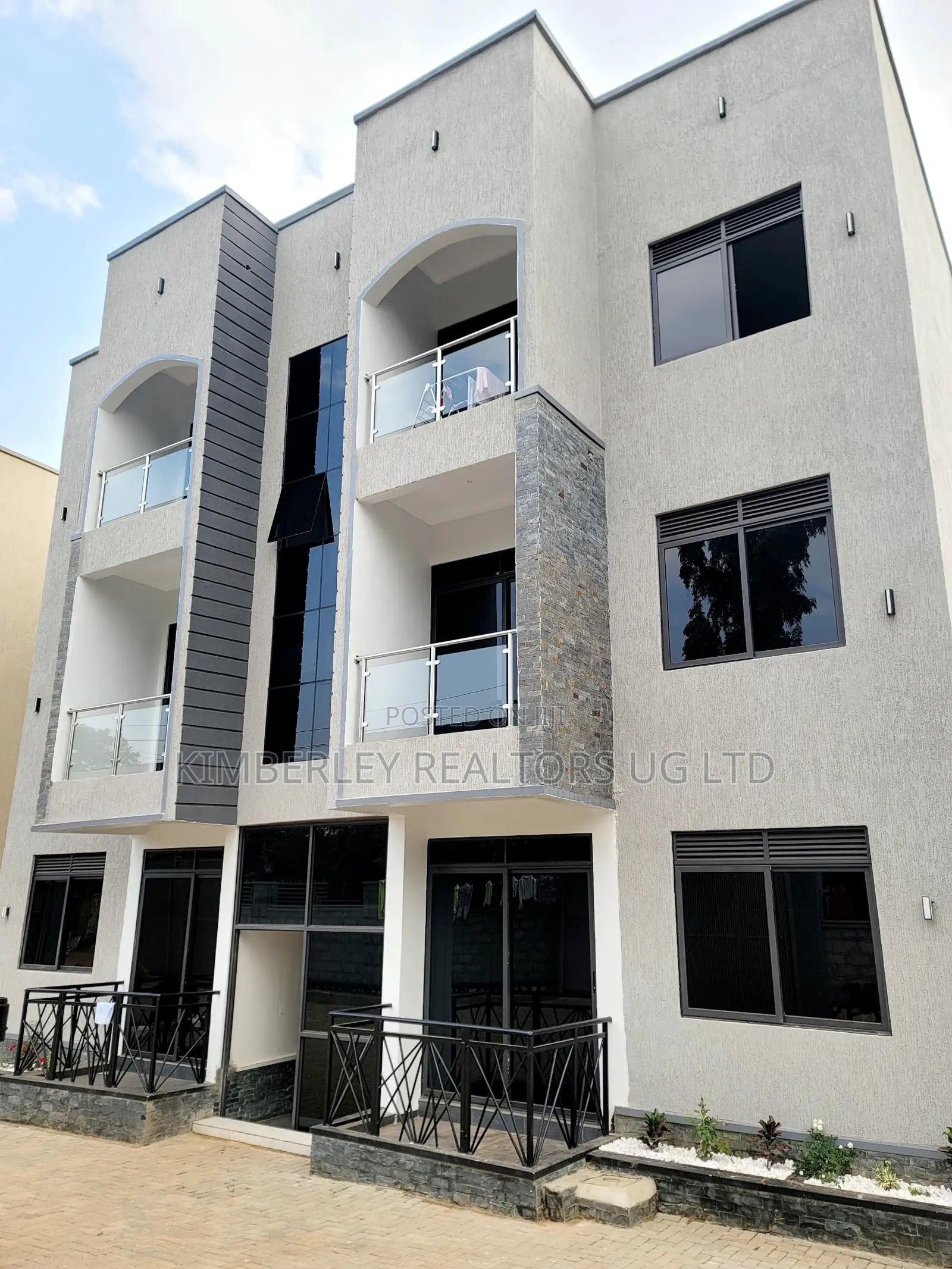 6bdrm Apartment in Division A for sale