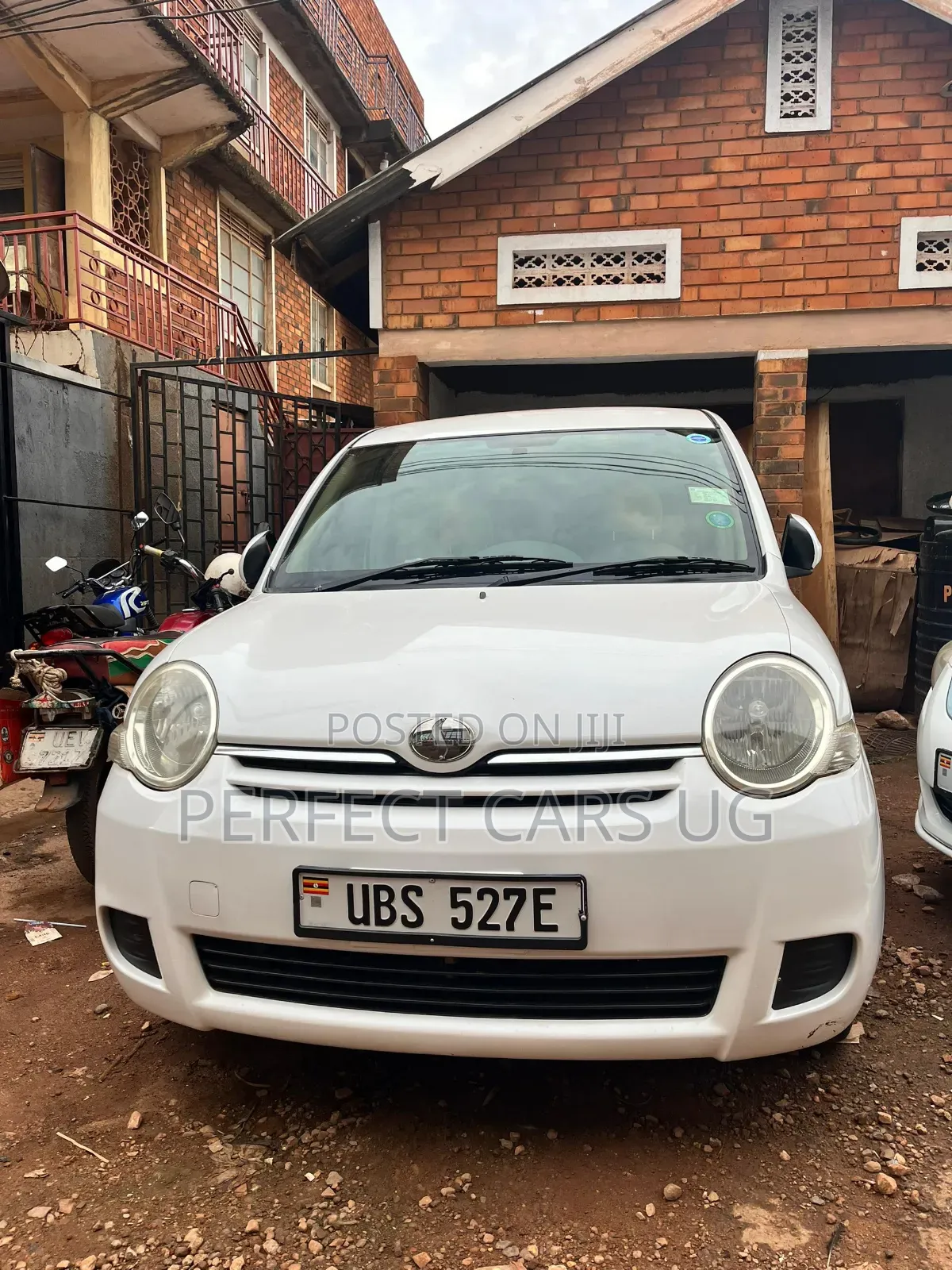 Toyota Sienta 2006 White