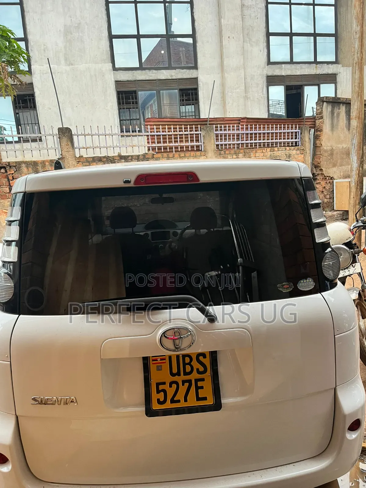 Toyota Sienta 2006 White