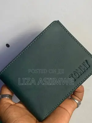 Tommy Hilfiger Men's Wallet Is Crafted From Darkgreen Textured Leather