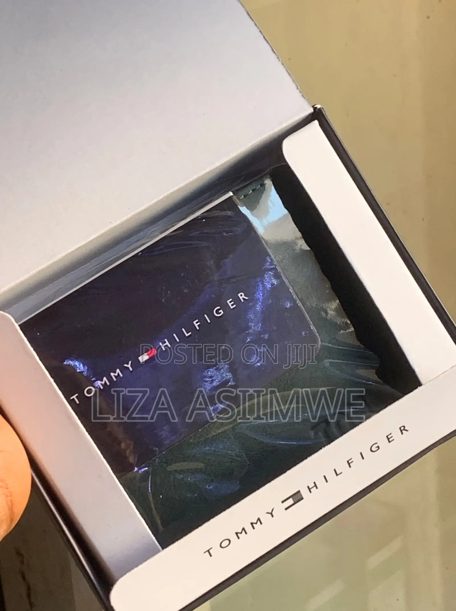 Tommy Hilfiger Men's Wallet Is Crafted From Darkgreen Textured Leather