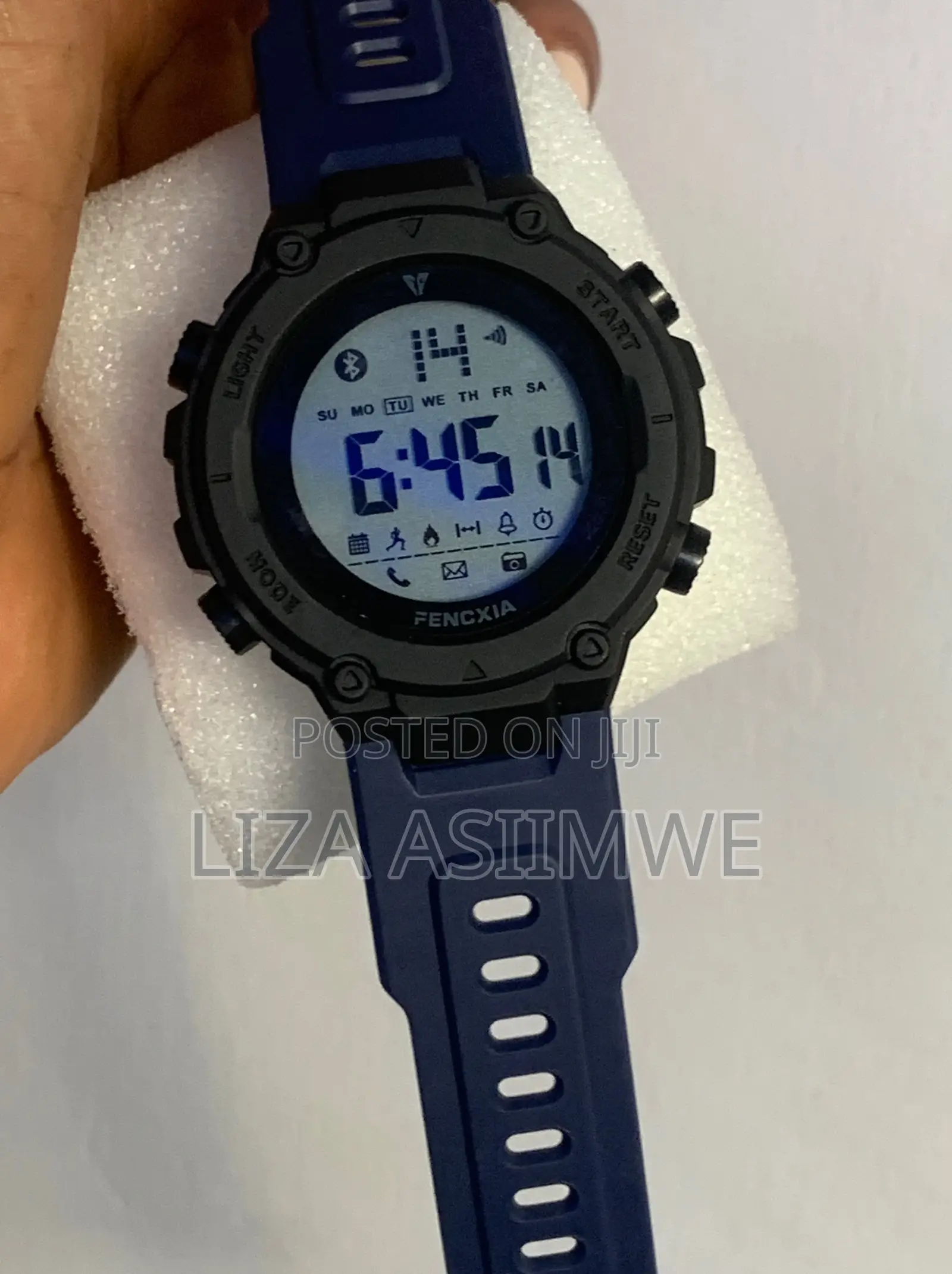 Men’S Digital Sports Watch Featuring a Durable Silicone Band