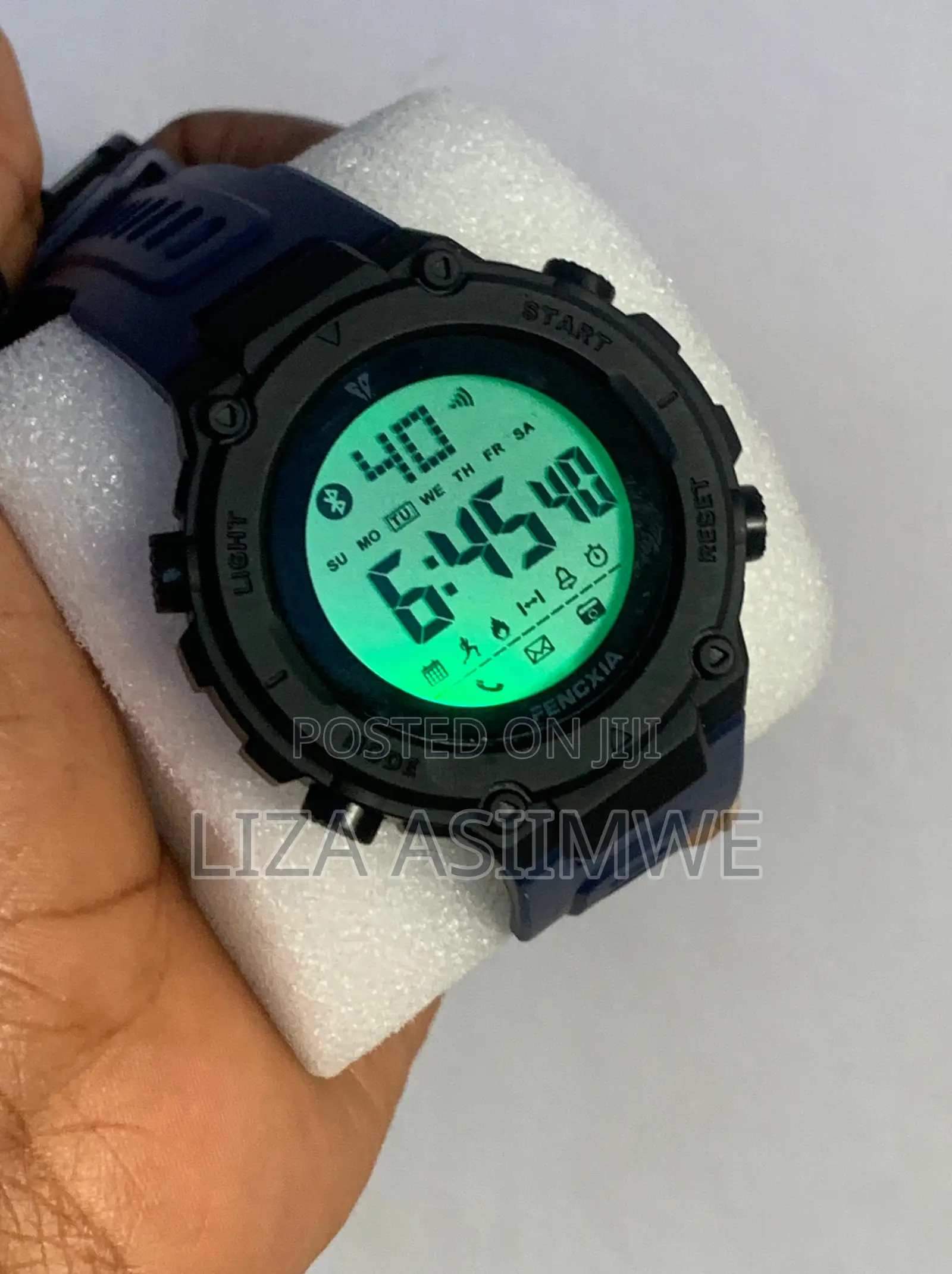 Men’S Digital Sports Watch Featuring a Durable Silicone Band