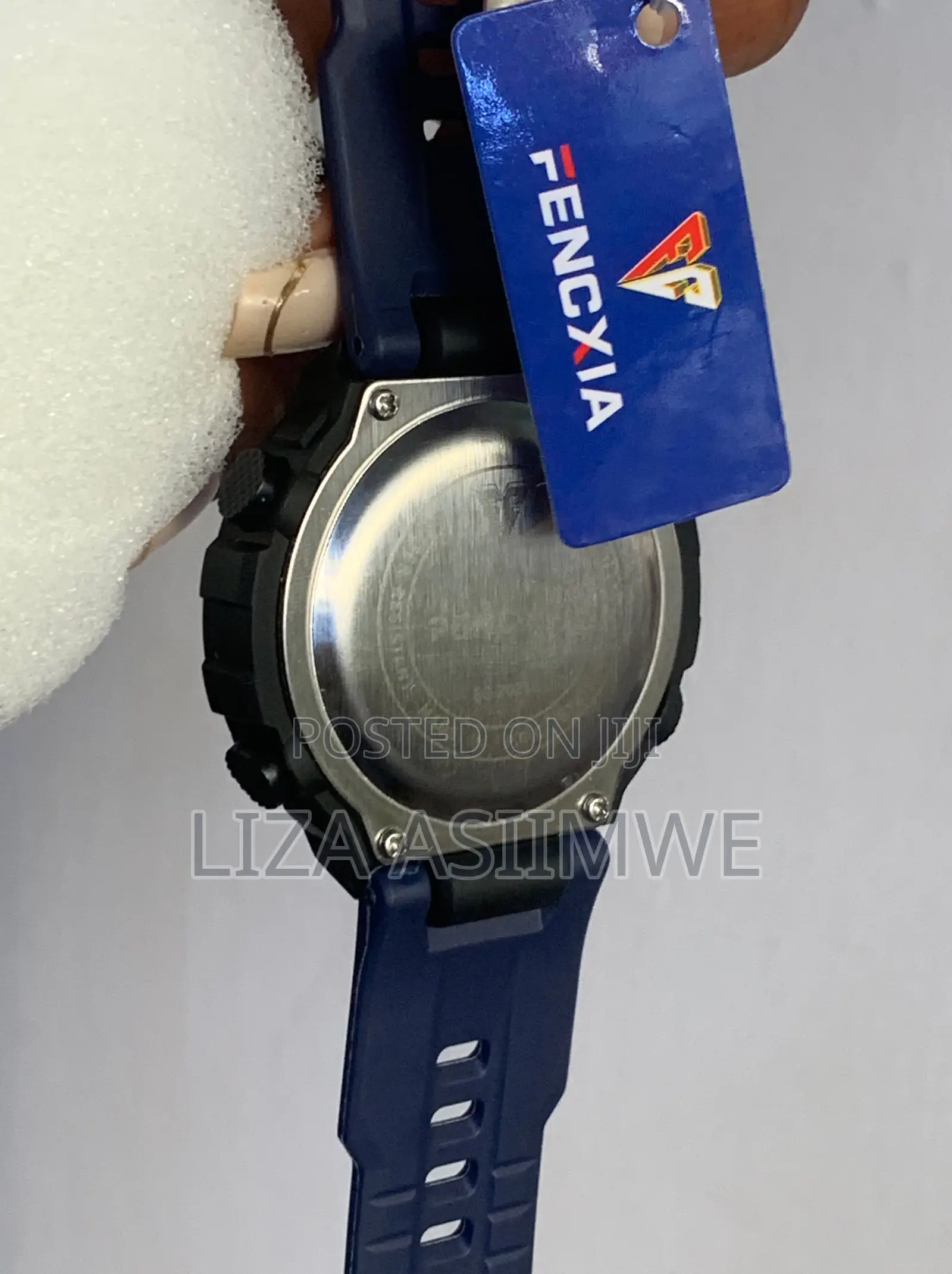 Men’S Digital Sports Watch Featuring a Durable Silicone Band