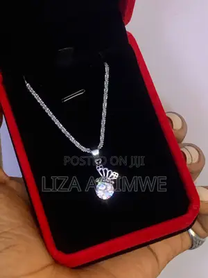 Lady’S Butterfly Crystal Solitaire Necklace