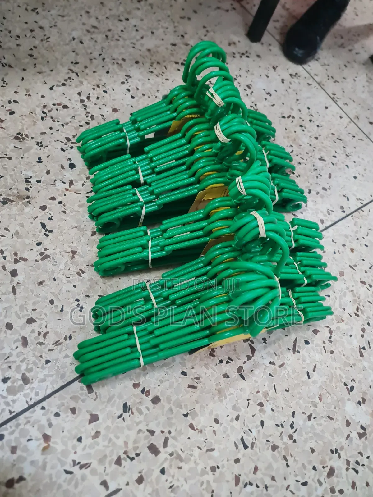 T-Shirts Hangers Plastic Hangers 12pcs