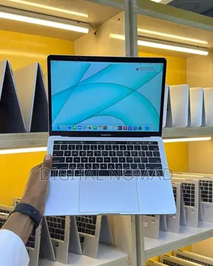 Laptop Apple MacBook Pro 2018 256GB Intel Core i5 SSD 256GB