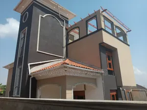 Furnished 4bdrm Mansion in Royal Estate, Kira for sale