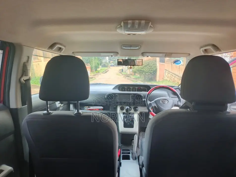 Toyota Rumion 1.5 FWD 2021 Red