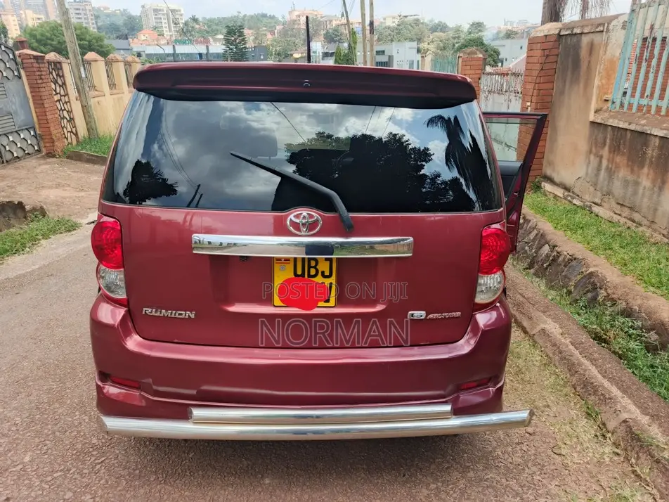 Toyota Rumion 1.5 FWD 2021 Red