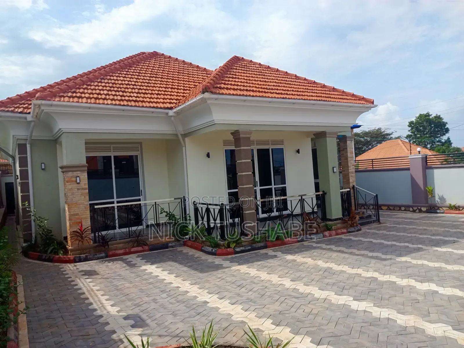4bdrm House in Nickel Estate, Ssabagabo-Makindye for sale