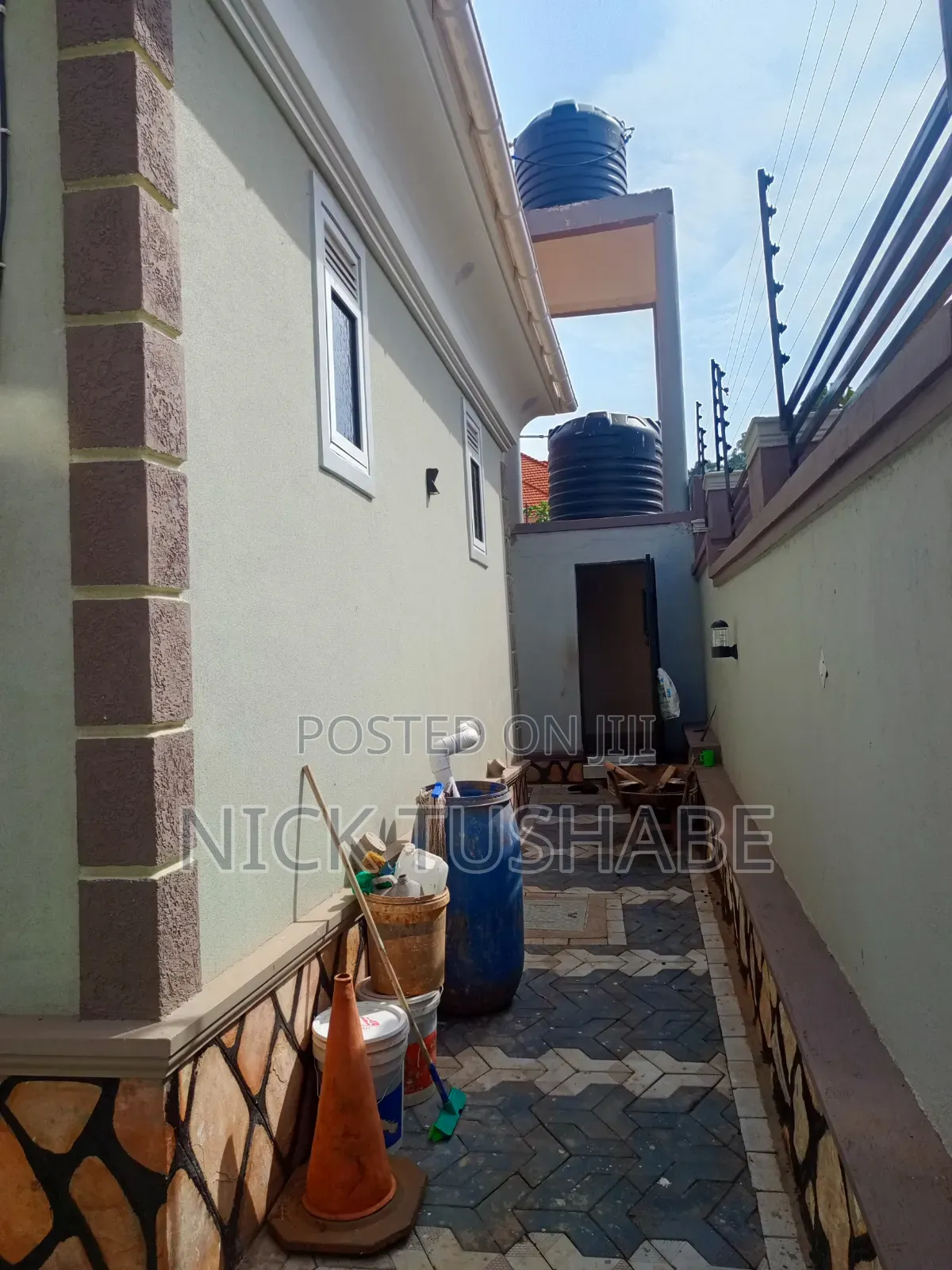 4bdrm House in Nickel Estate, Ssabagabo-Makindye for sale