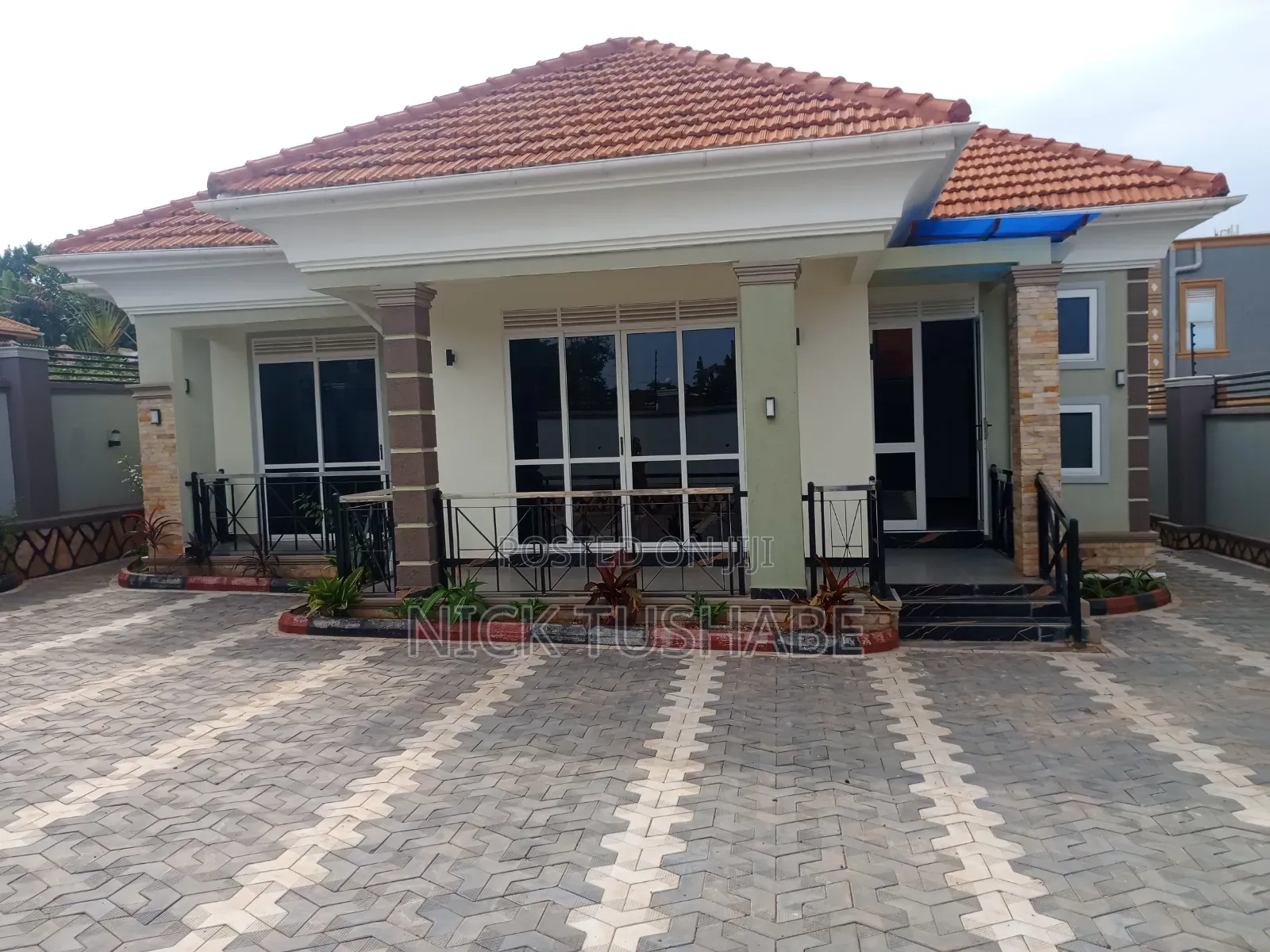 4bdrm House in Nickel Estate, Ssabagabo-Makindye for sale