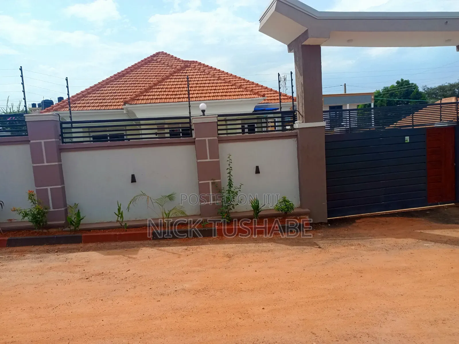 4bdrm House in Nickel Estate, Ssabagabo-Makindye for sale