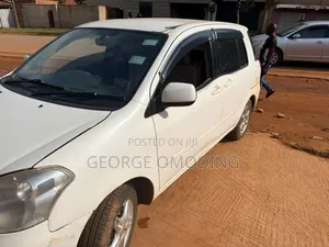 Toyota Raum 2003 White