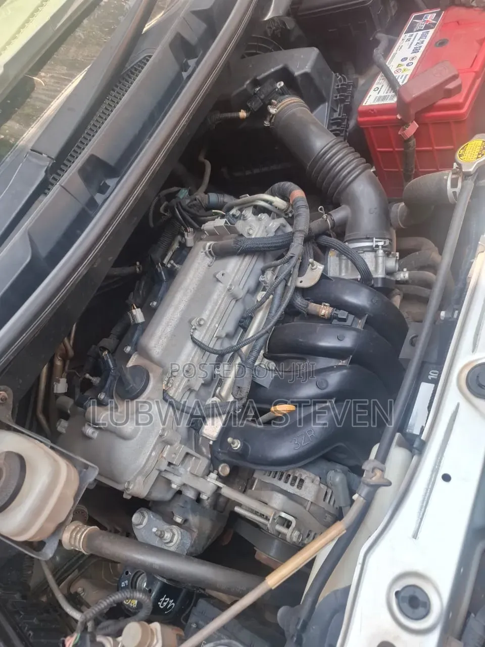 Toyota Noah 2010 Silver