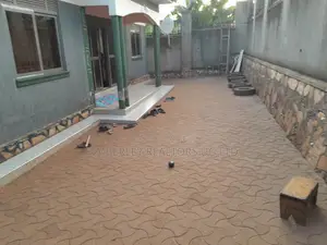 3bdrm House in Division A for sale