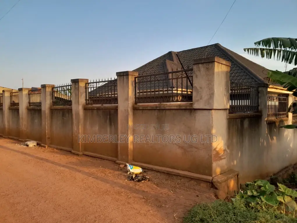 4bdrm House in Nabweru for sale
