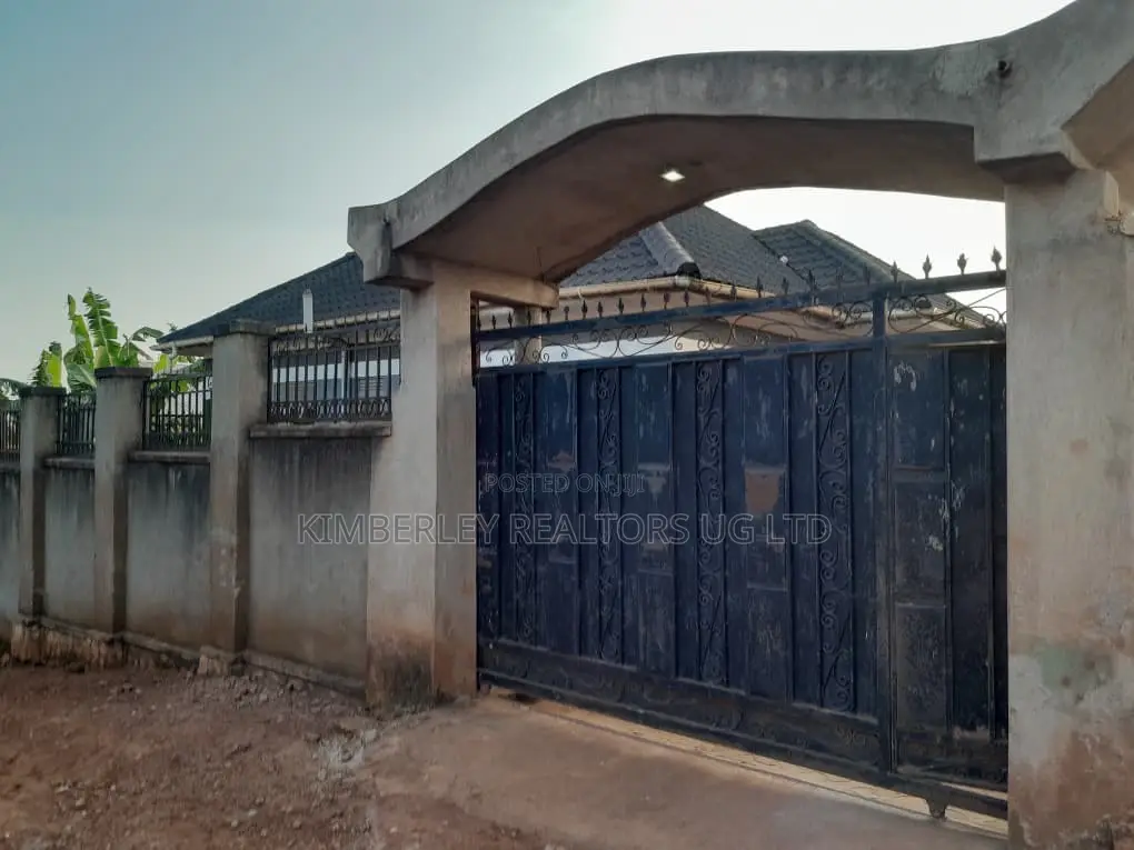 4bdrm House in Nabweru for sale