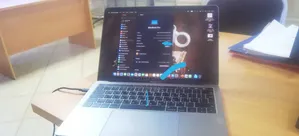 Laptop Apple MacBook Pro 2017 16GB Intel Core i7 SSHD (Hybrid) 256GB