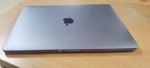 Laptop Apple MacBook Pro 2017 16GB Intel Core i7 SSHD (Hybrid) 256GB