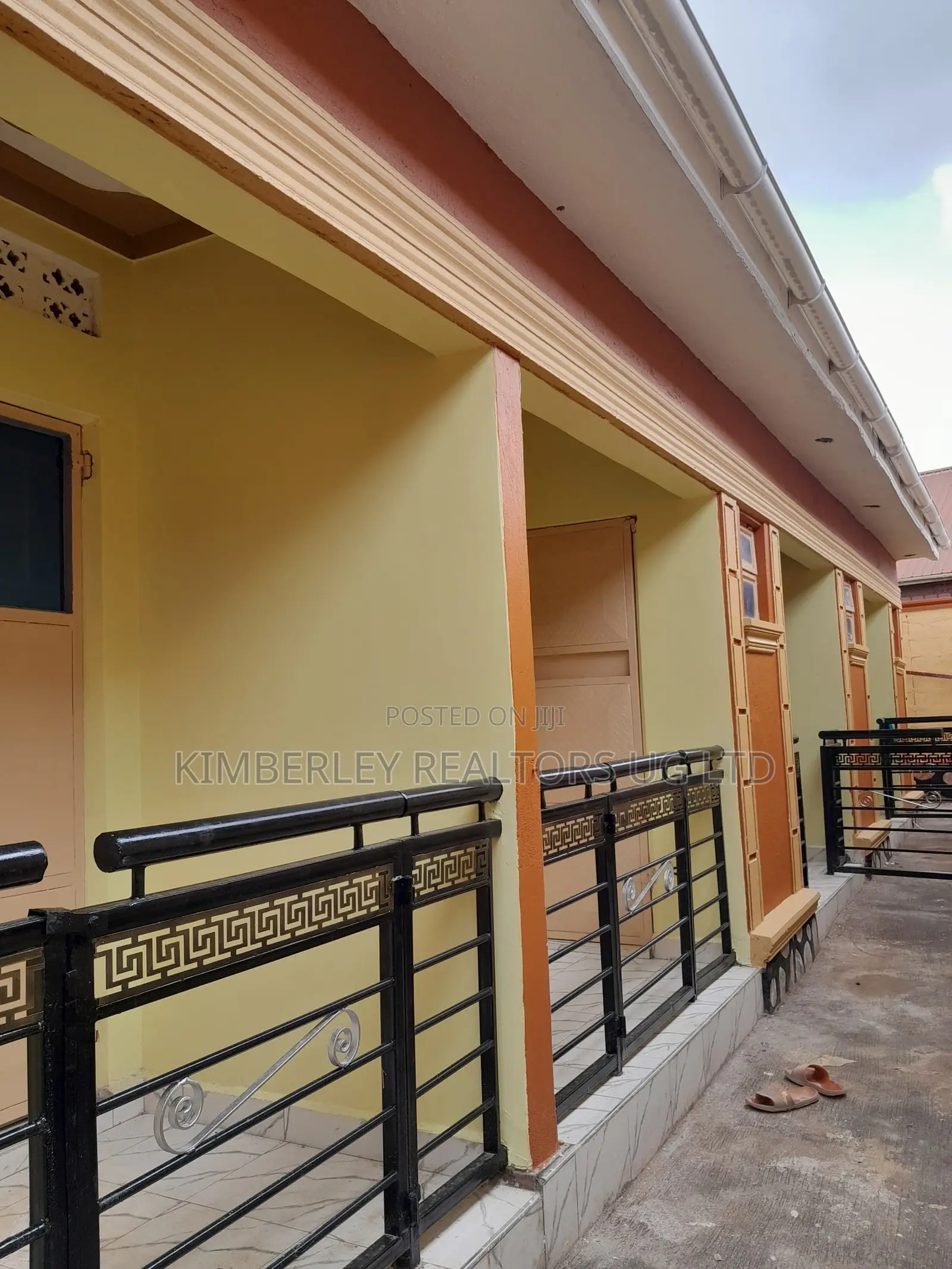 4bdrm Duplex in Division A for sale