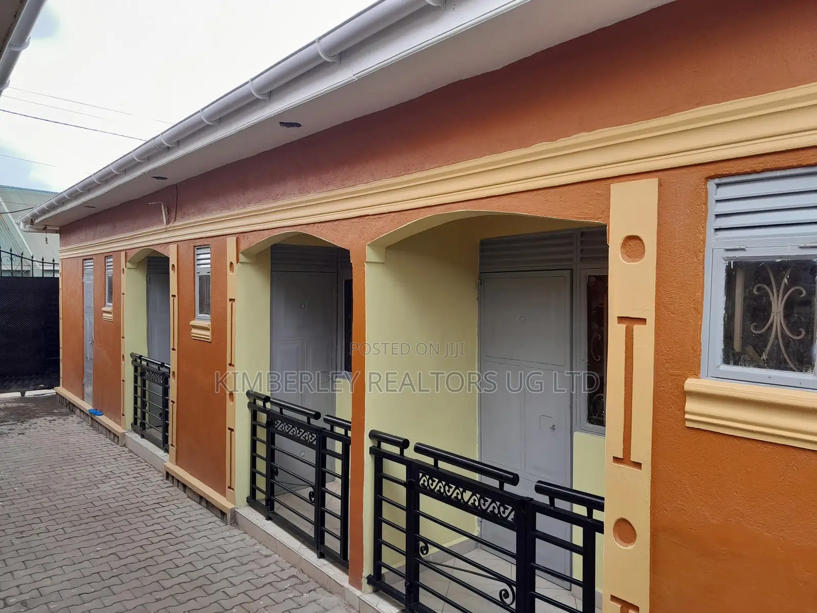 4bdrm Duplex in Division A for sale