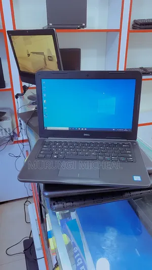 Laptop Dell Latitude 3380 4GB Intel Core i3 HDD 500GB