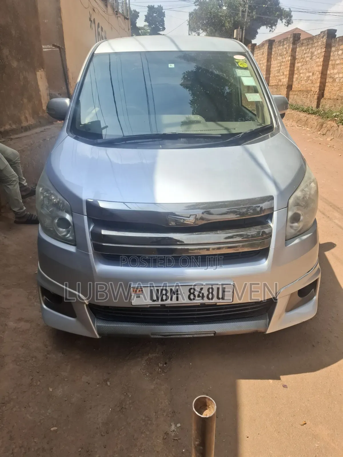 Toyota Noah 2010 Silver