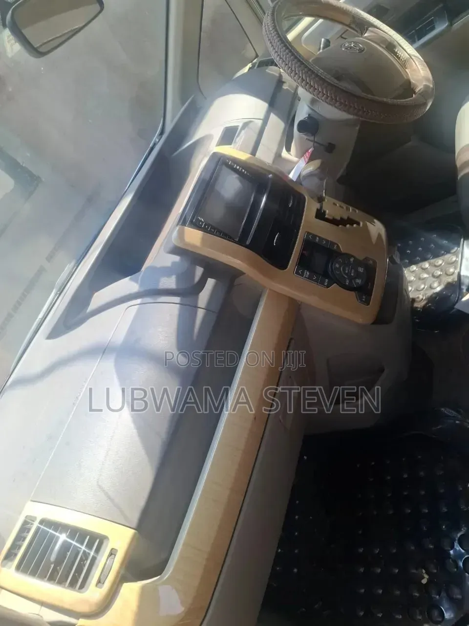 Toyota Noah 2010 Silver