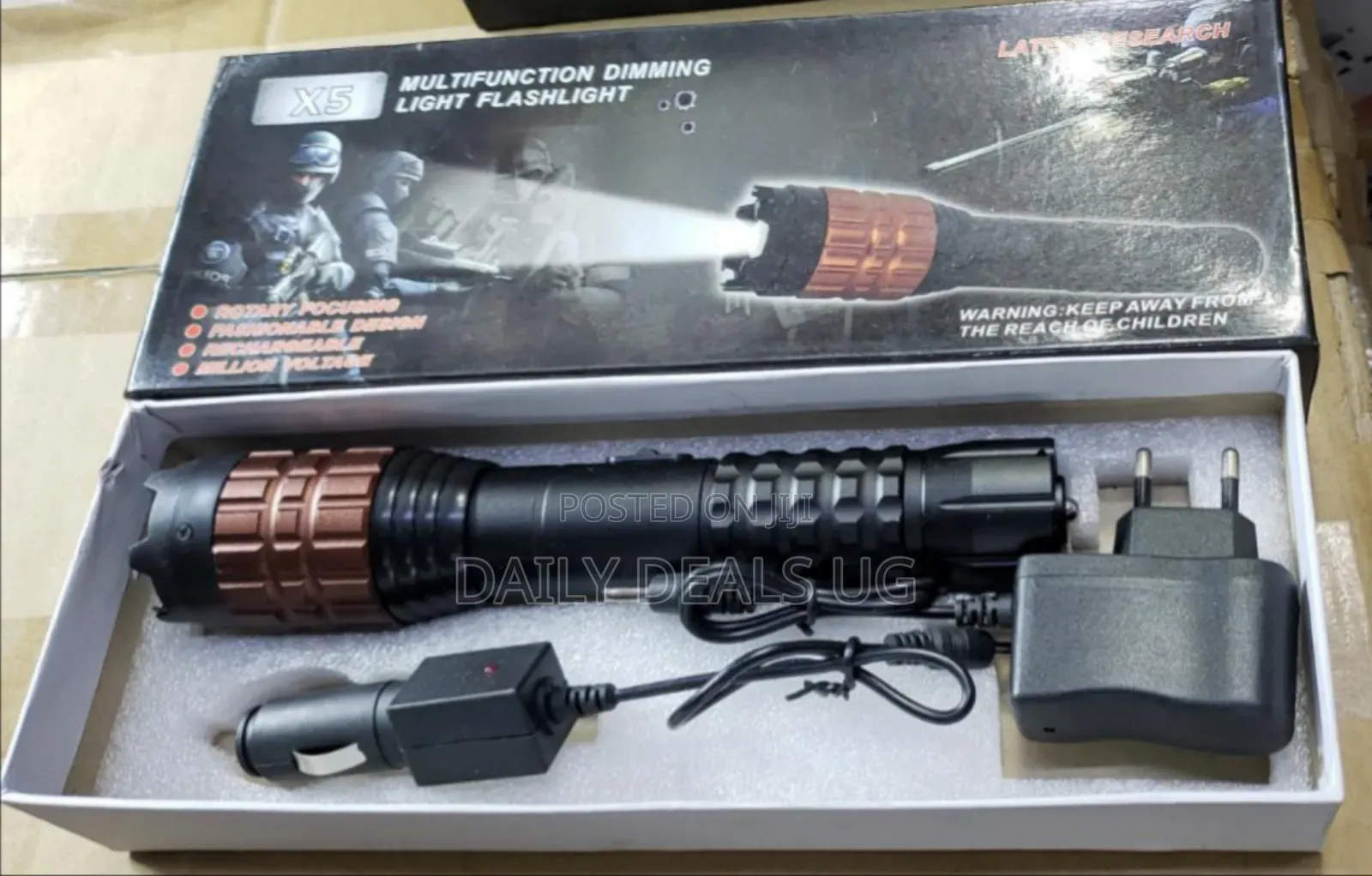 Multifunction Dimming Tactical Flashlight