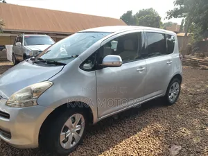 Toyota Ractis 2007 Silver