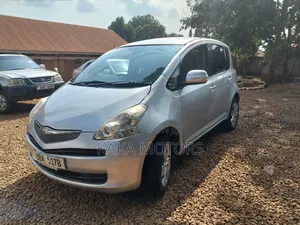 Toyota Ractis 2007 Silver