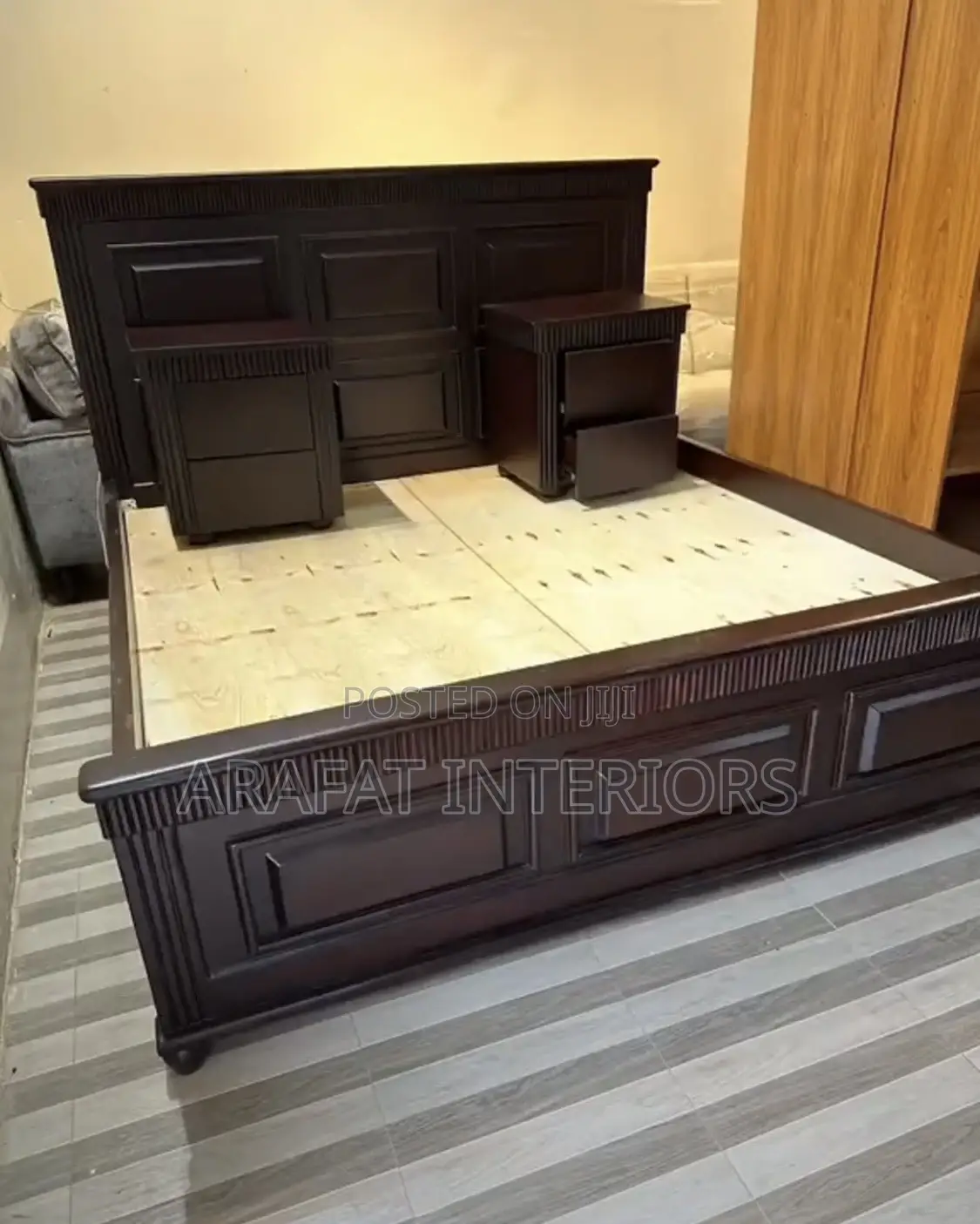 Dark Brown Wooden King Bed With Headboard, Footboard 2 Nightstand