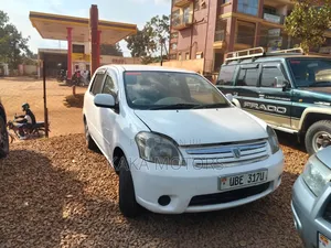 Toyota Raum 2007 White