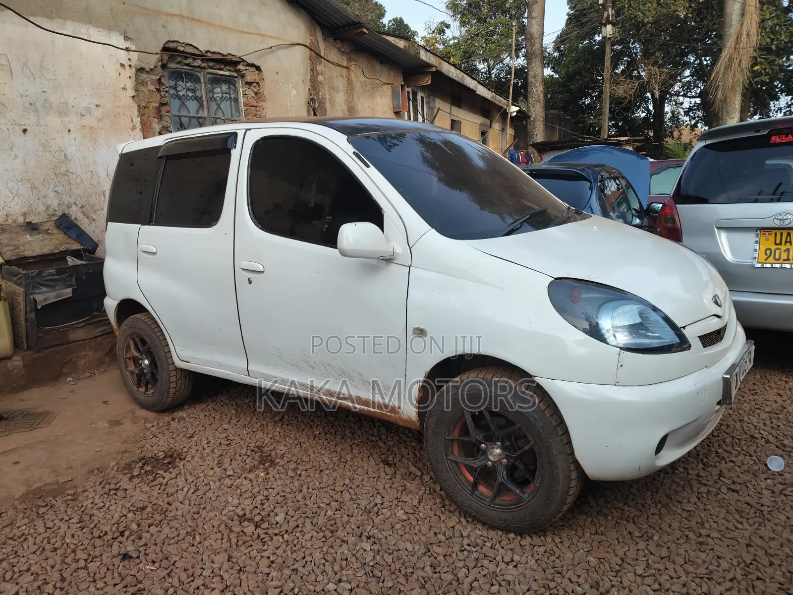 Toyota Fun Cargo 2001 White