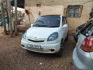 Toyota Fun Cargo 2001 White