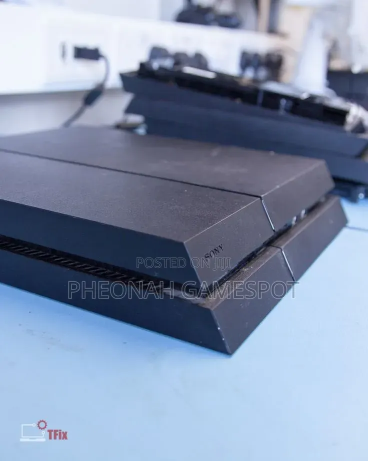 Uk-Import Ps4 Console: Clean, Durable, and Running Flawlessly.